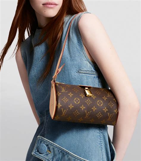 targhette louis vuitton|Products by Louis Vuitton: Pochette Tirette.